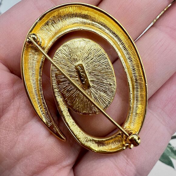 Monet Pearl Swirl Gold Tone Brooch Galaxy Pin - Picture 4 of 4